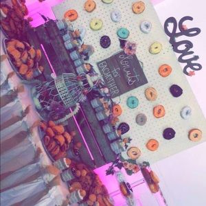 Donut wall & Birdcages